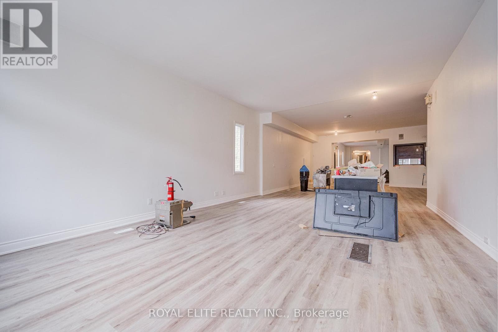 92 KING STREET W, Toronto — photo 3