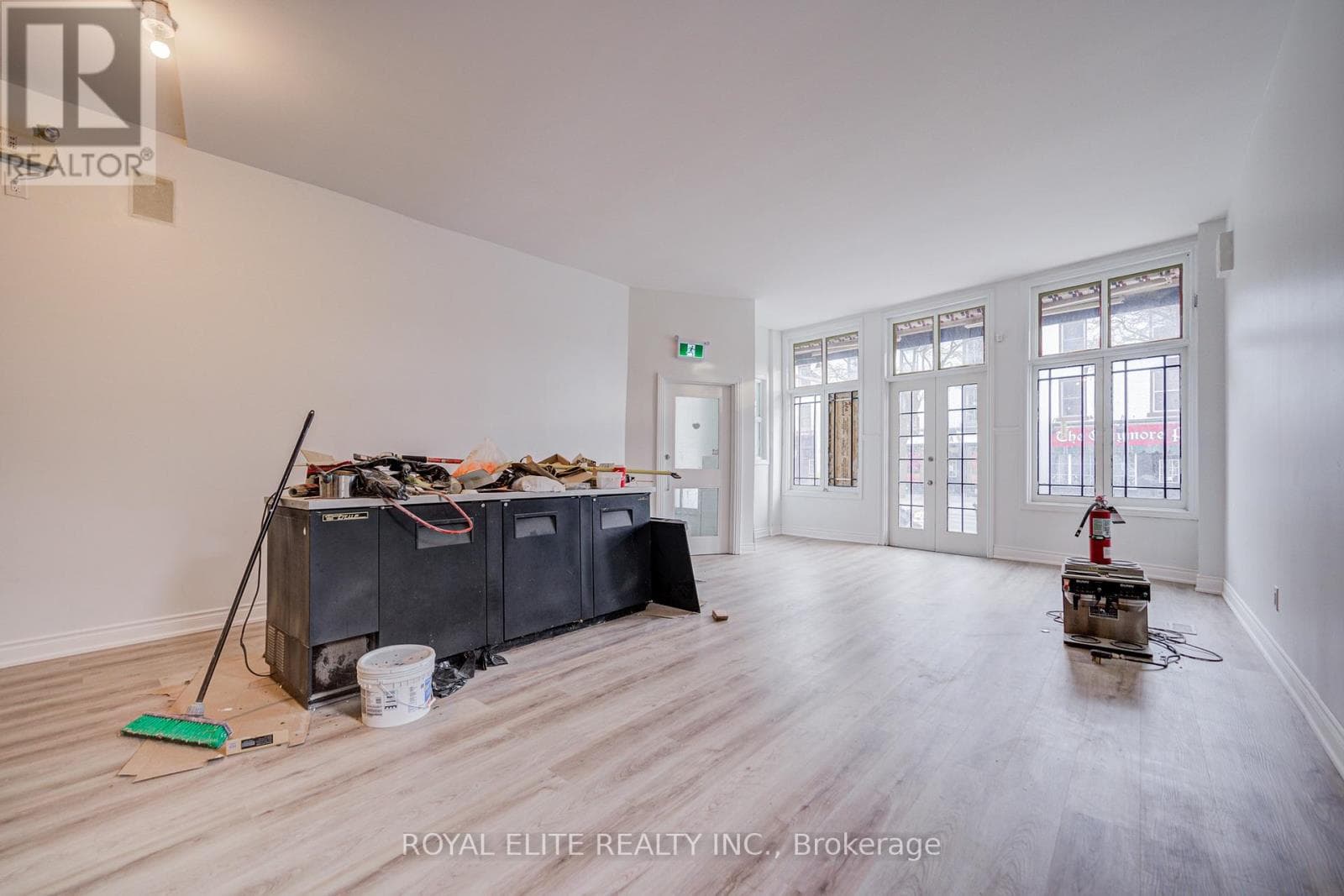 92 KING STREET W, Toronto — photo 4