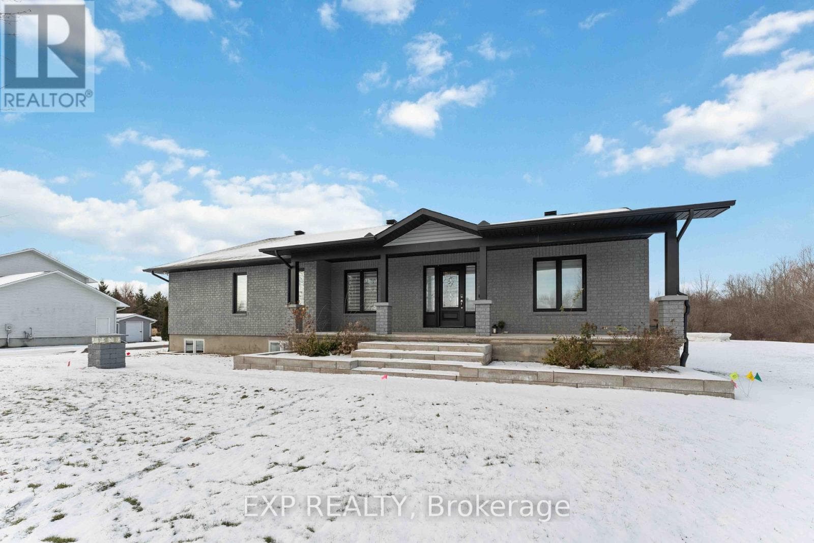 2760 JOHANNES STREET — photo 2