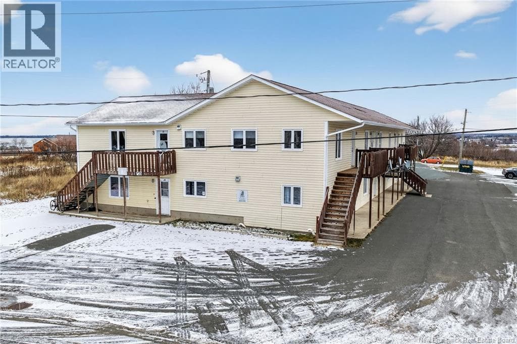 725 UNIVERSITY DRIVE, New Brunswick — photo 2