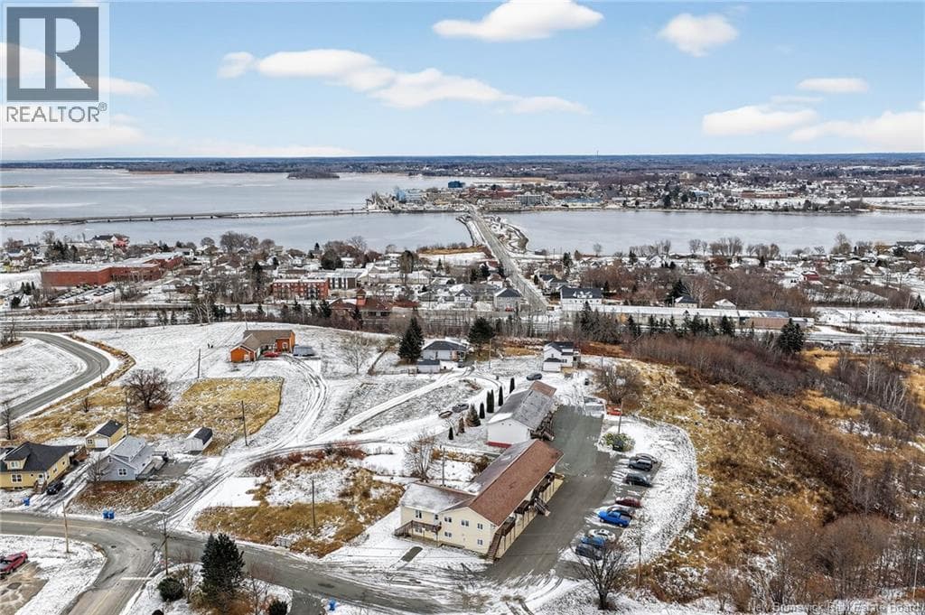 725 UNIVERSITY DRIVE, New Brunswick — photo 3