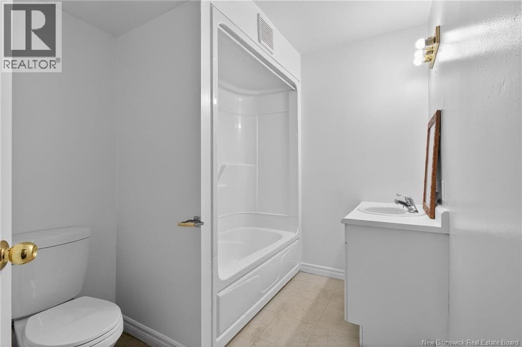 725 UNIVERSITY DRIVE, New Brunswick — photo 5