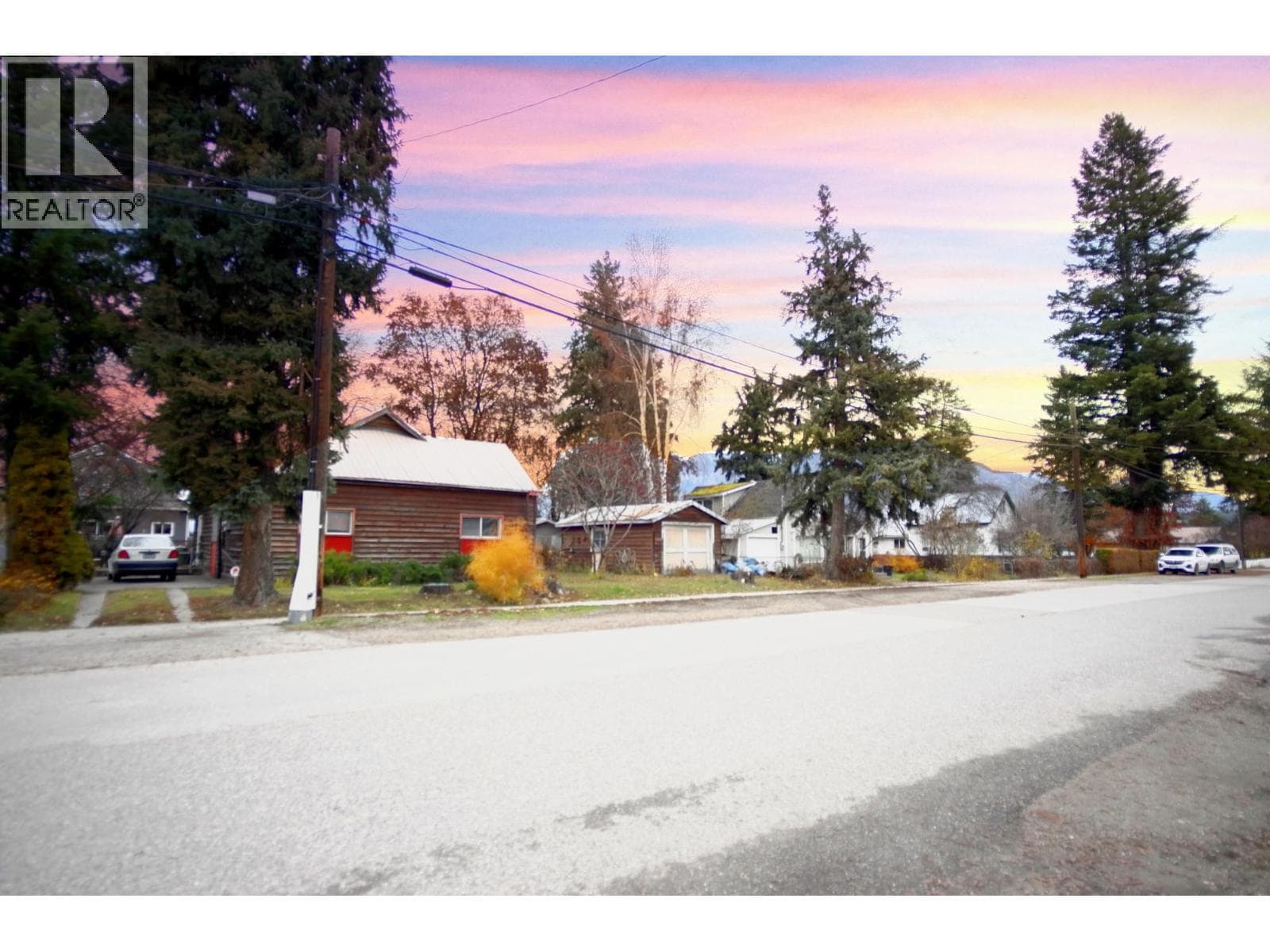 611 REGENT Avenue, Interior REALTORS® — photo 3