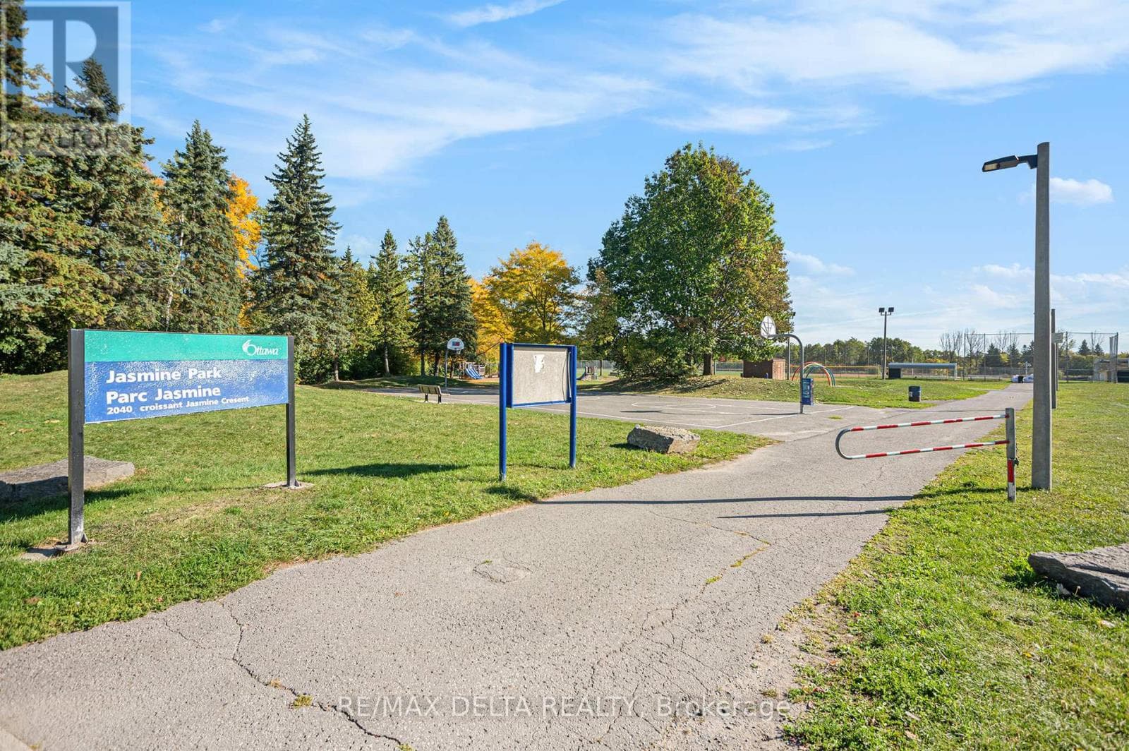 513 - 2020 JASMINE CRESCENT, Ottawa — photo 2