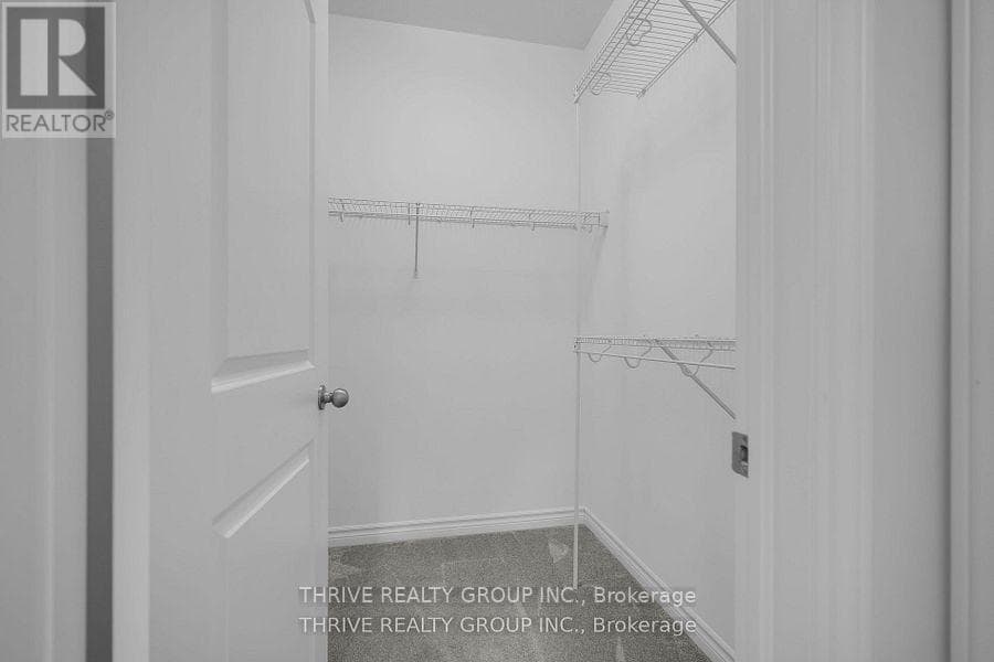 23 - 1080 UPPERPOINT AVENUE in River Bend
