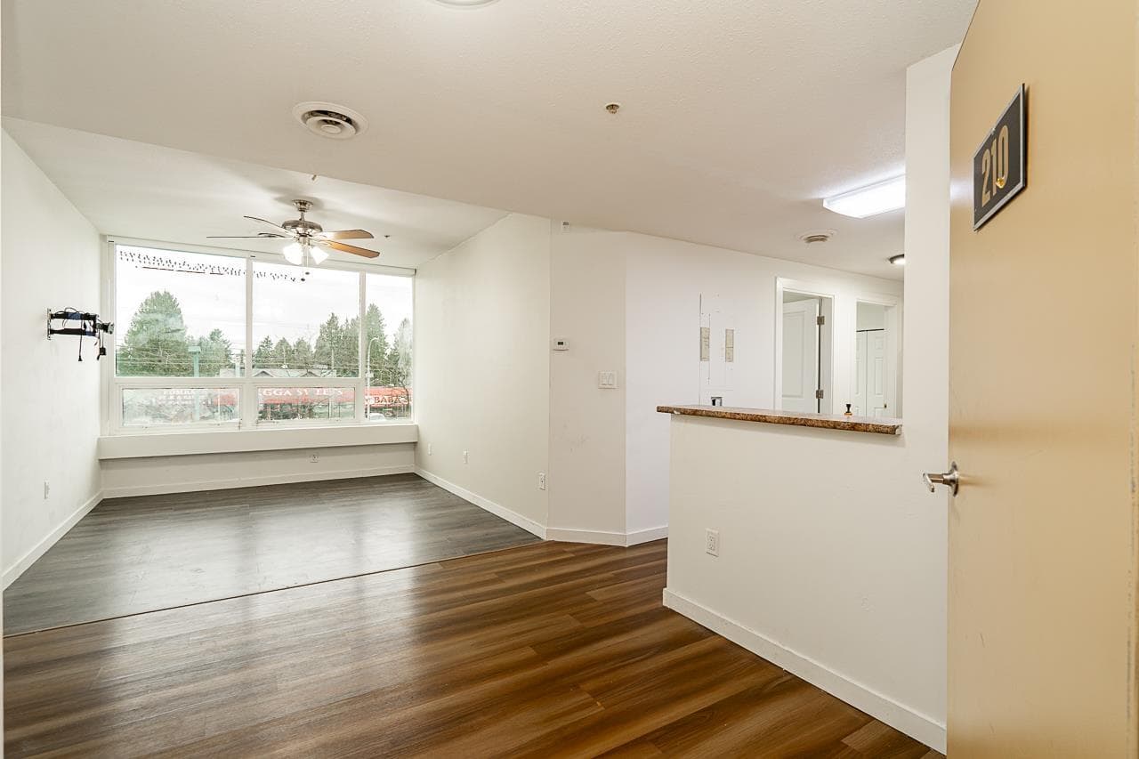 210 9278 120 in South Westminster