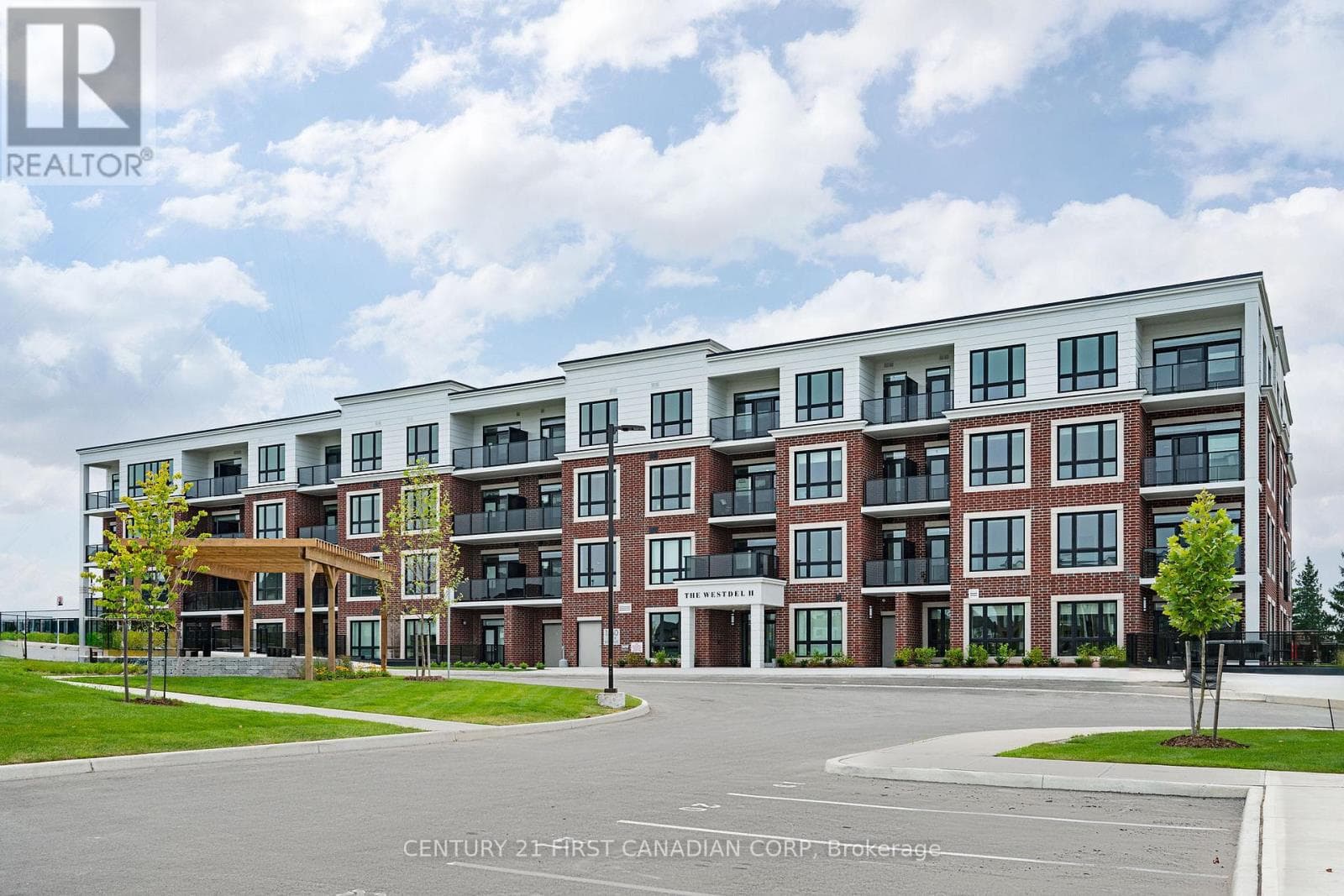 203 - 1560 UPPER WEST AVENUE in River Bend