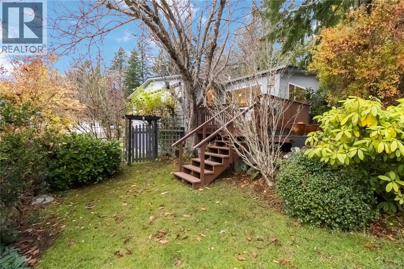 4 5838 Blythwood Rd — photo 3
