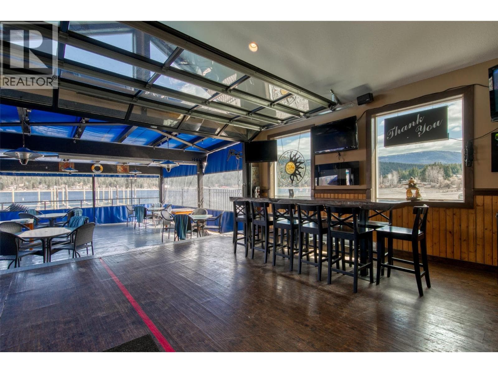 2886 MARINE DRIVE, Interior REALTORS® — photo 2