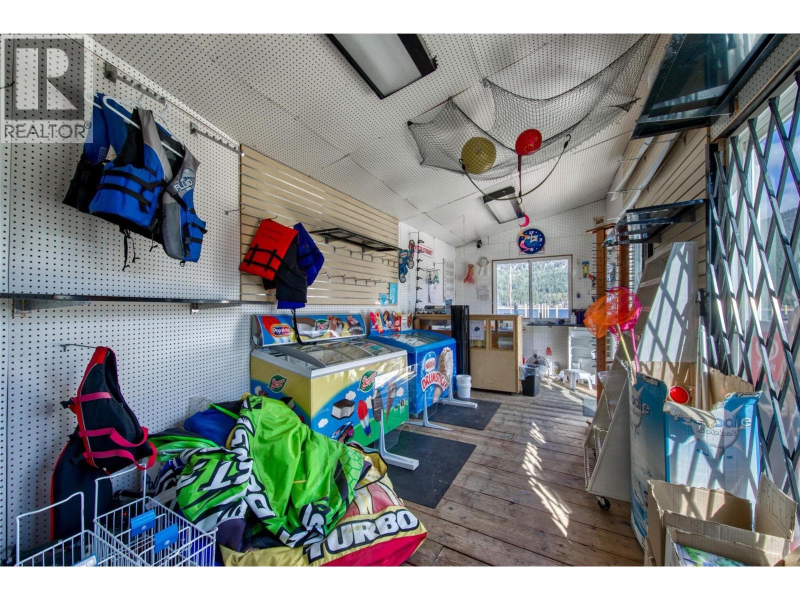 2886 MARINE DRIVE, Interior REALTORS® — photo 5