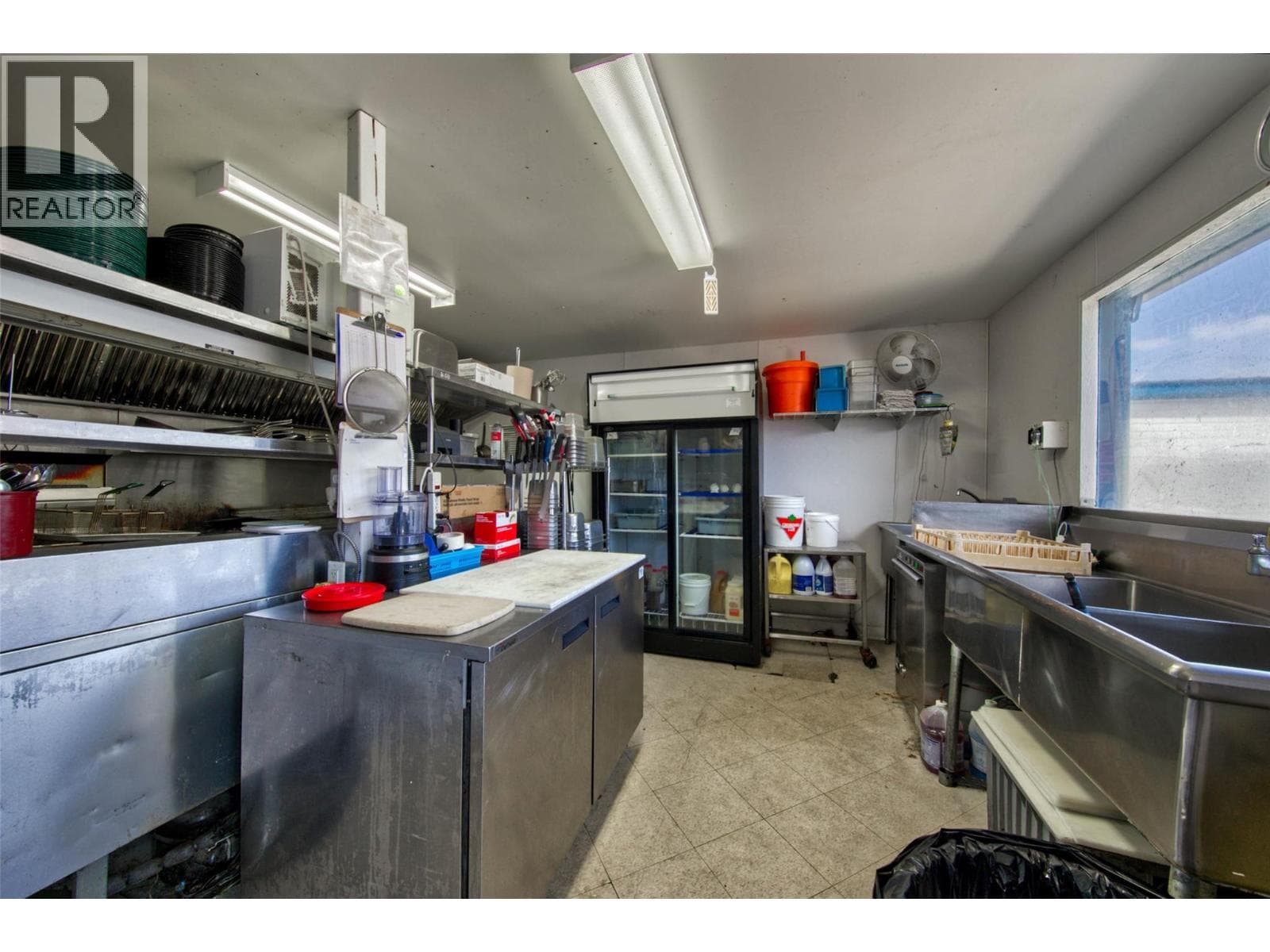 2886 MARINE DRIVE, Interior REALTORS® — photo 3