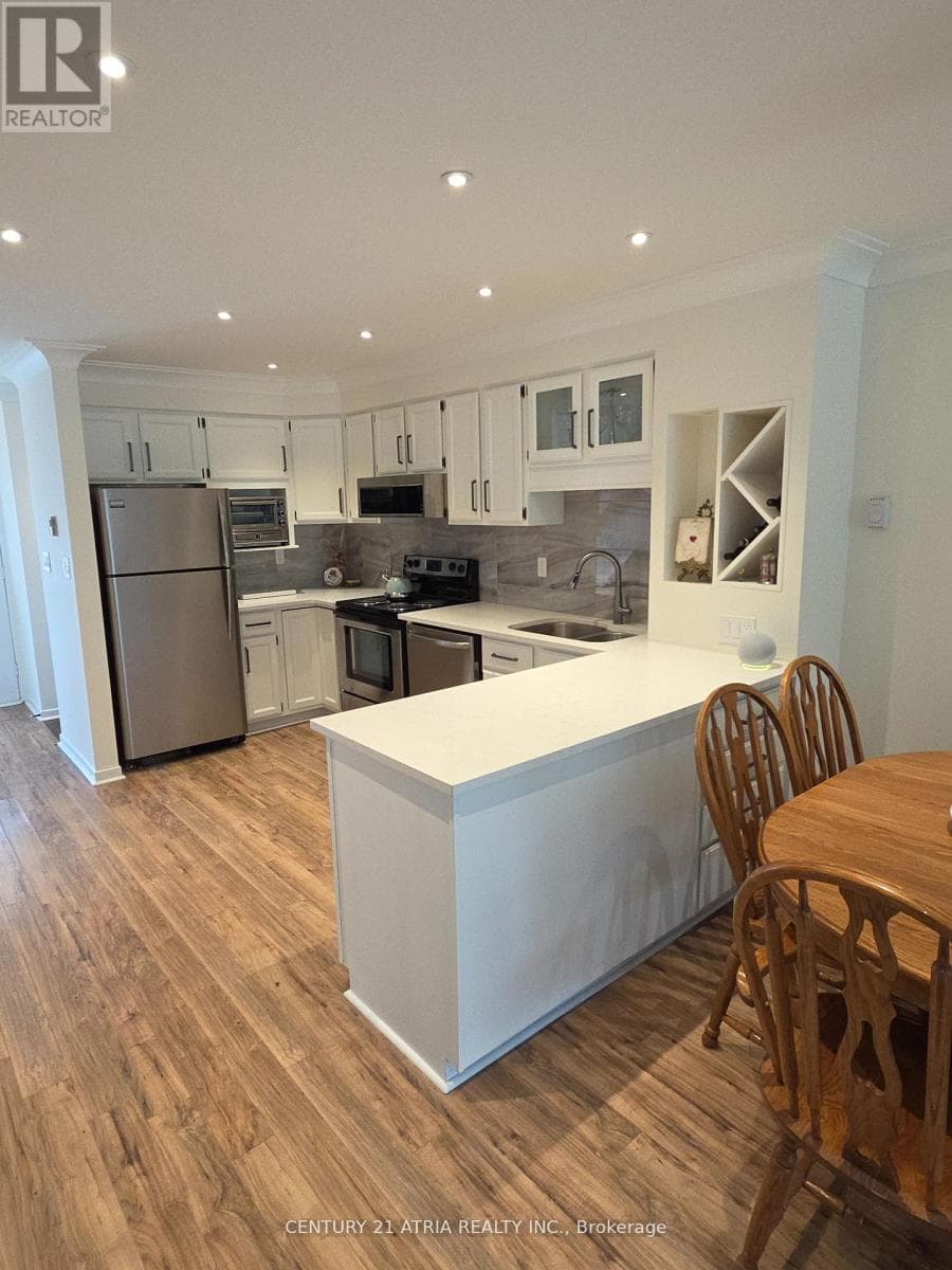 24 - 4 PARADISE BOULEVARD, Toronto — photo 4