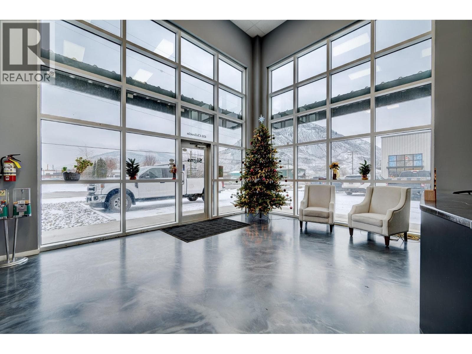 435 Chilcotin Road, Interior REALTORS® — photo 2