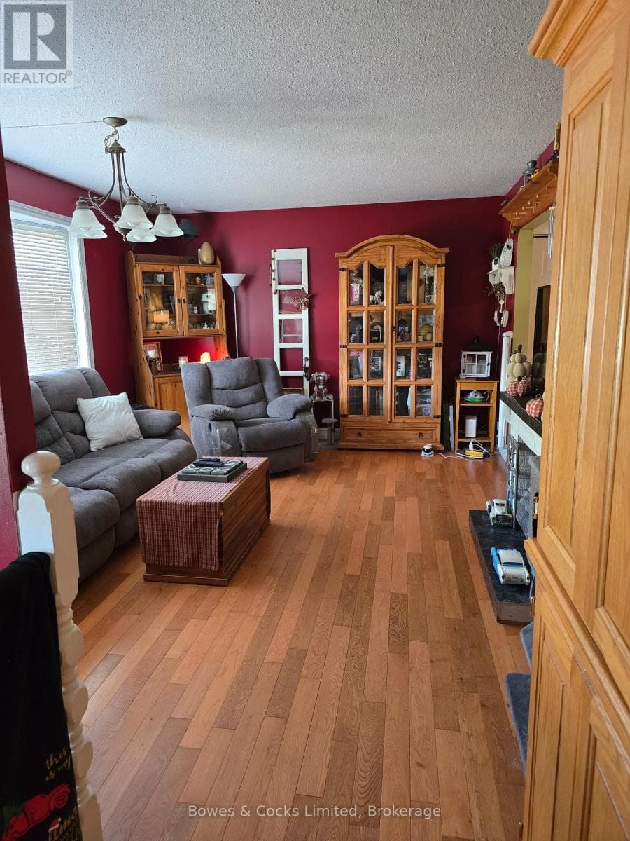 33 MAPLE GROVE ROAD, Central Lakes — photo 5