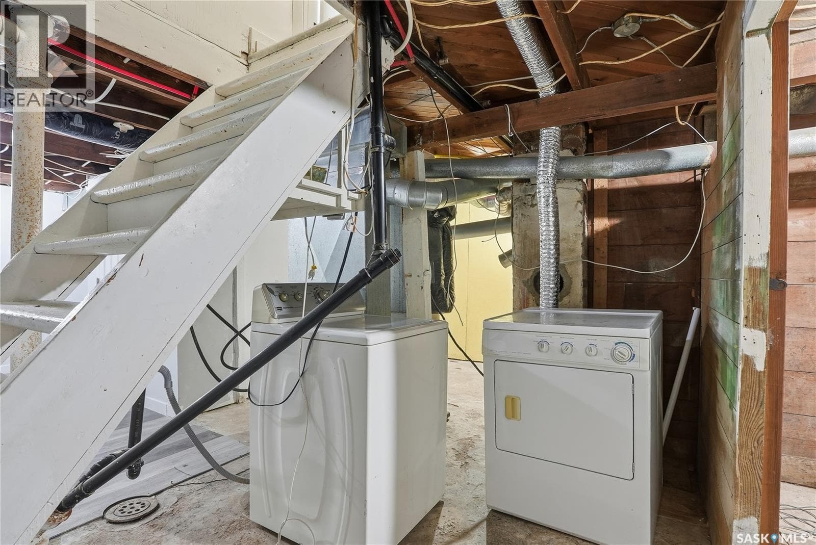 110 AVENUE F — photo 2