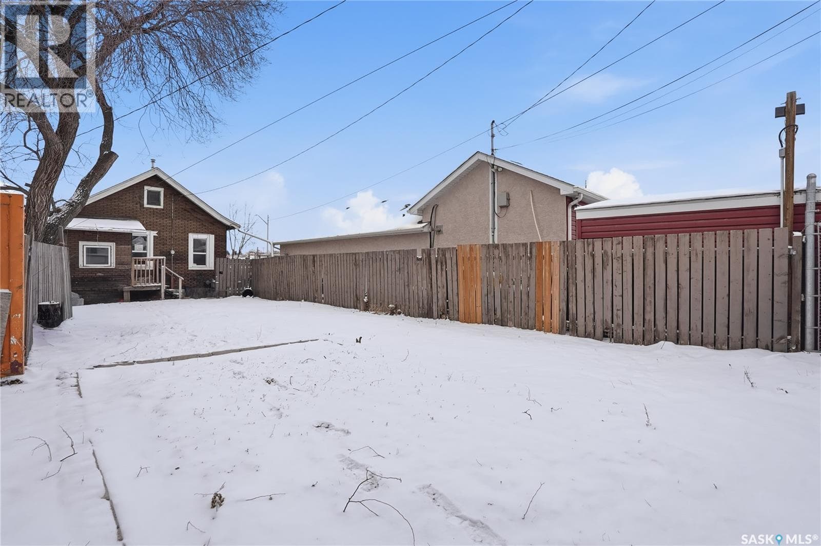 110 AVENUE F — photo 3