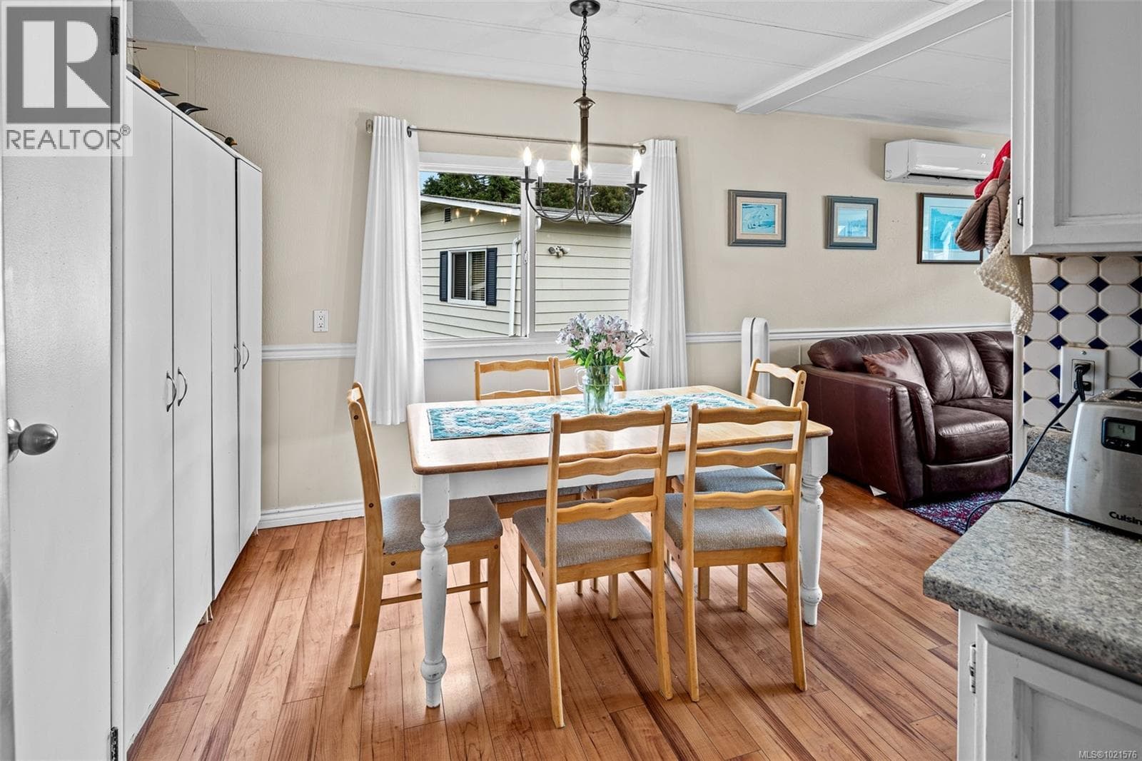 3 2607 Selwyn Rd in Crystal View