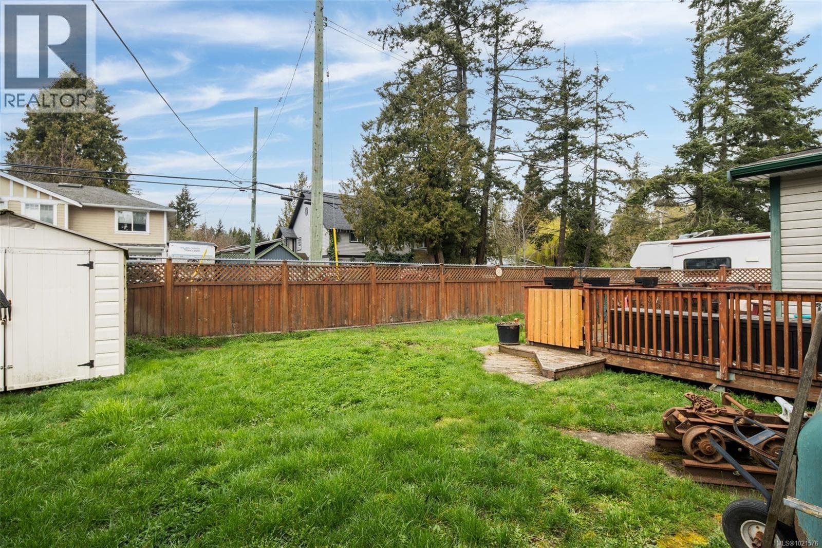 3 2607 Selwyn Rd, Victoria — photo 5