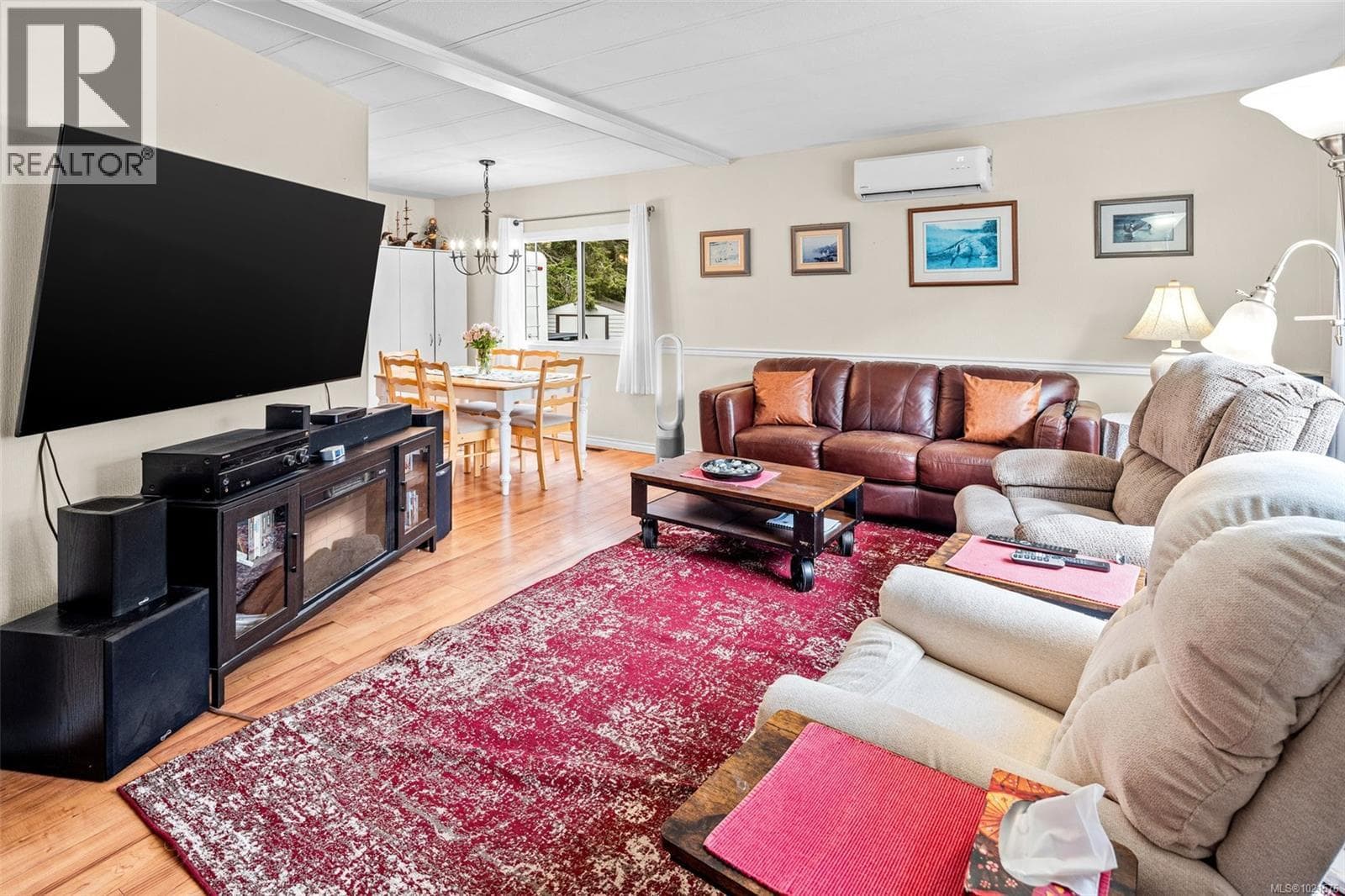 3 2607 Selwyn Rd, Victoria — photo 2