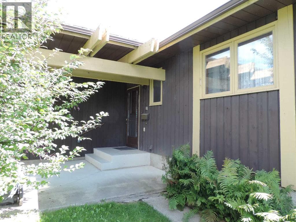 4737 54 Avenue, Red Deer (Central Alberta) — photo 3