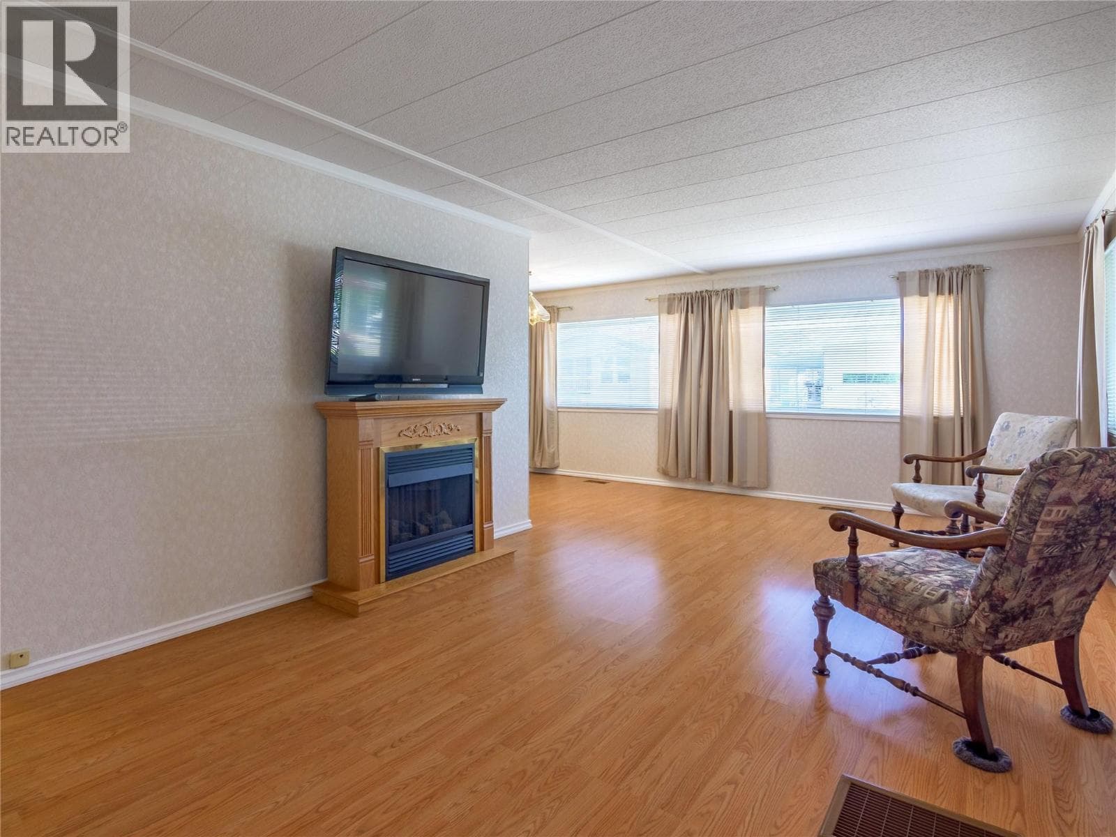 321 YORKTON AVENUE UNIT 32, Interior REALTORS® — photo 3
