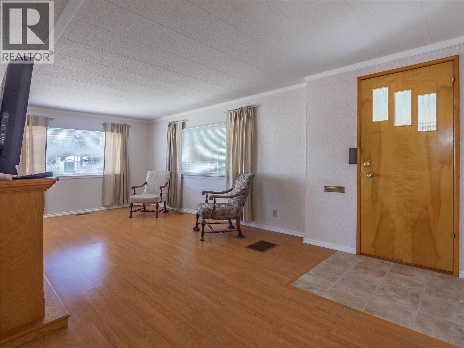 321 YORKTON AVENUE UNIT 32, Interior REALTORS® — photo 2