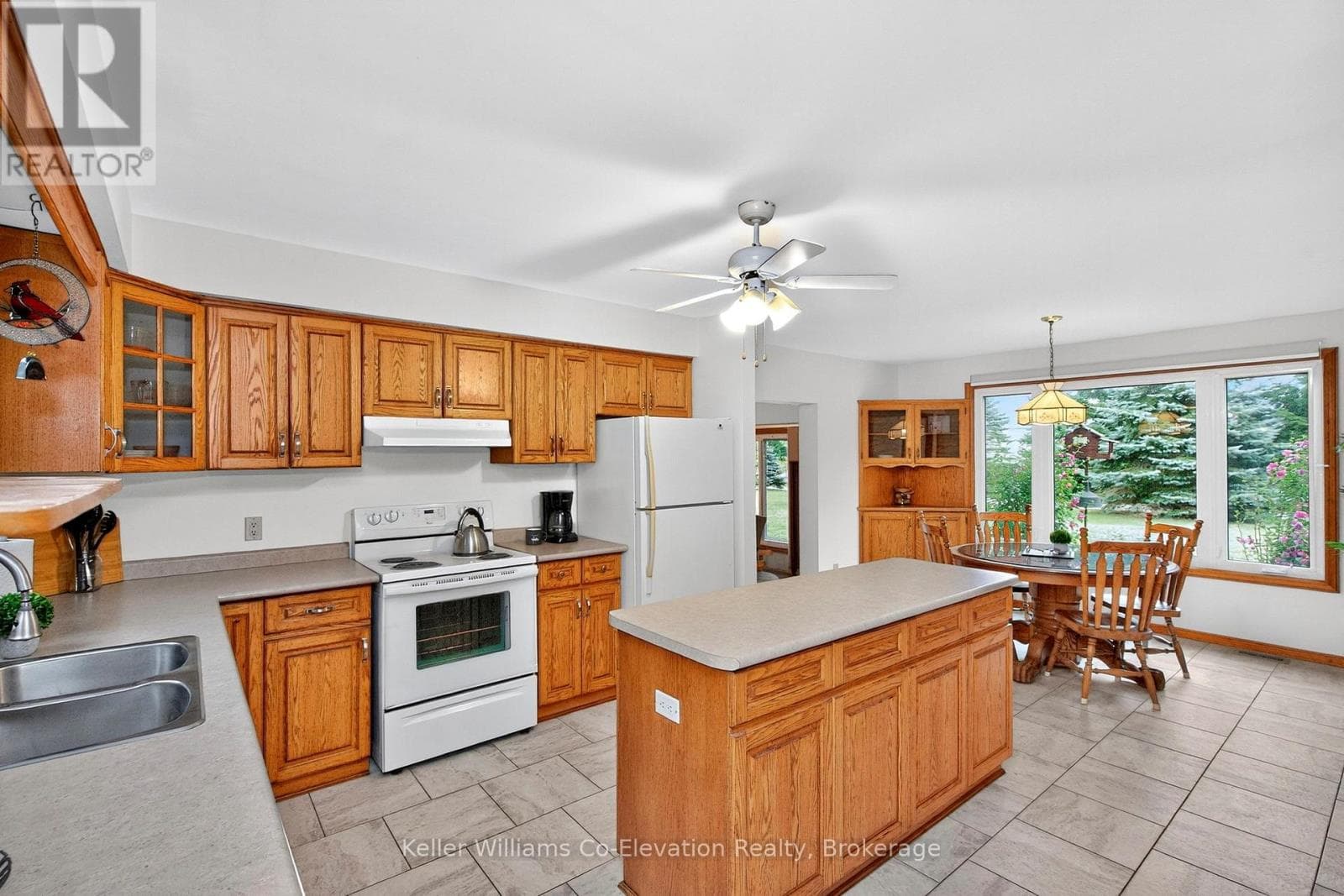924 6 COUNTY ROAD S, OnePoint — photo 4