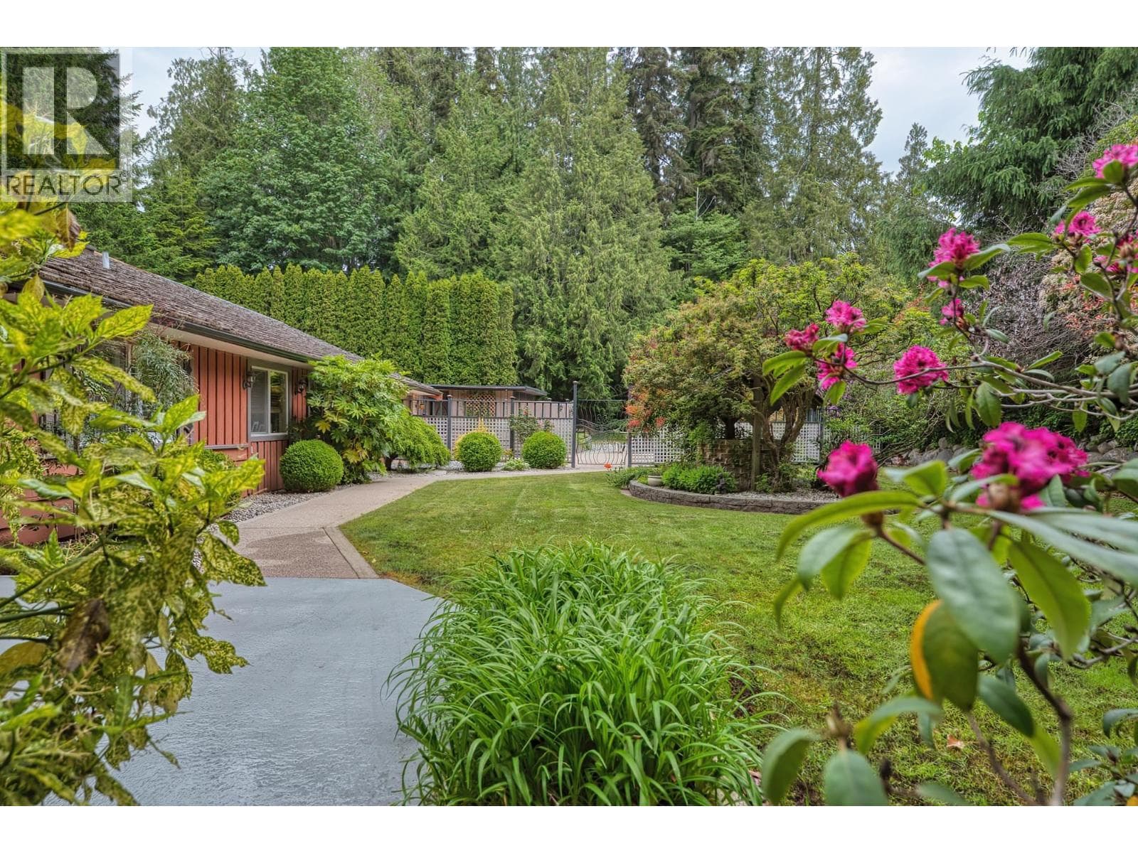 6241 SECHELT INLET ROAD, Greater Vancouver — photo 3