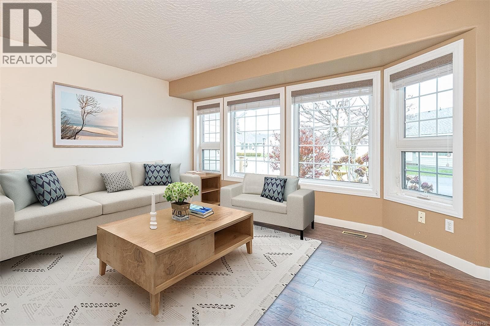 23 815 Dunsmuir Cres in 