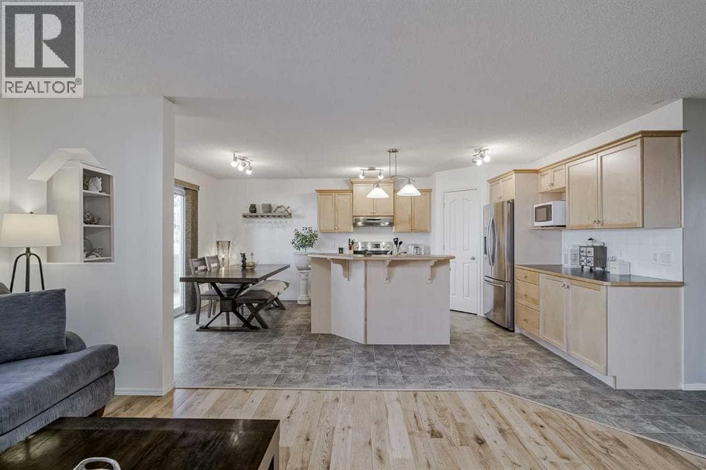 212 COVE POINT, Calgary — photo 3
