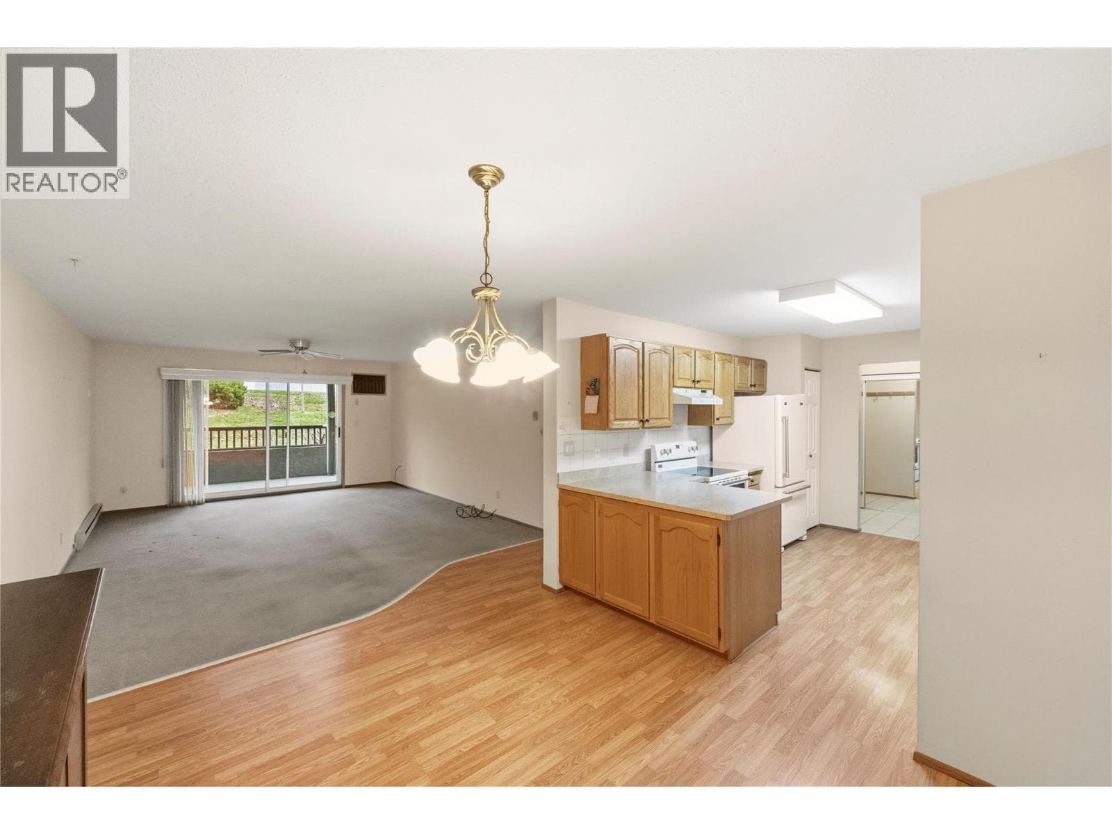 262 Kinney Avenue Unit# 102, Interior REALTORS® — photo 5