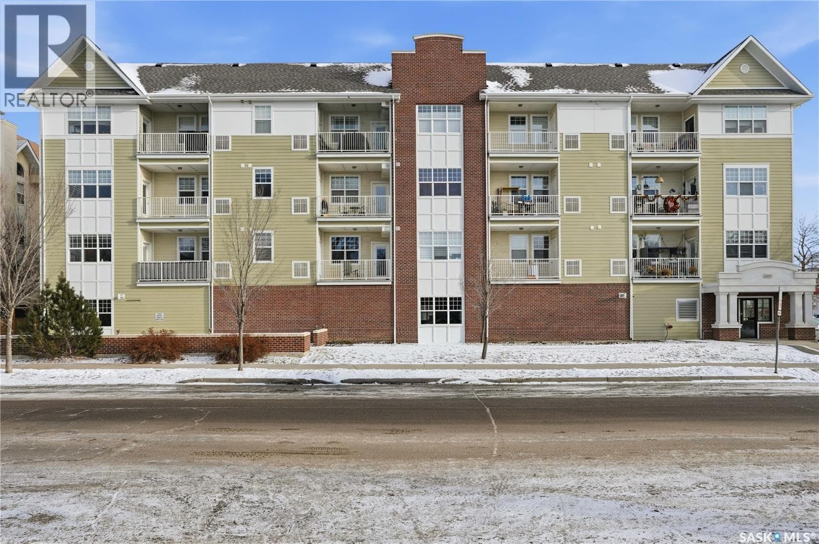 305 2255 Angus STREET in Old 33