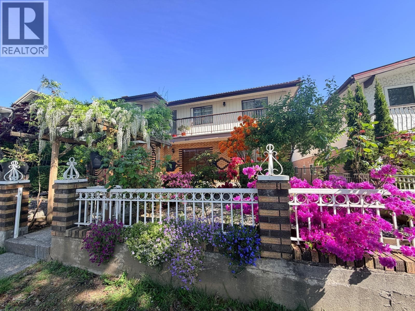 4421 PARKER STREET, Greater Vancouver — photo 2