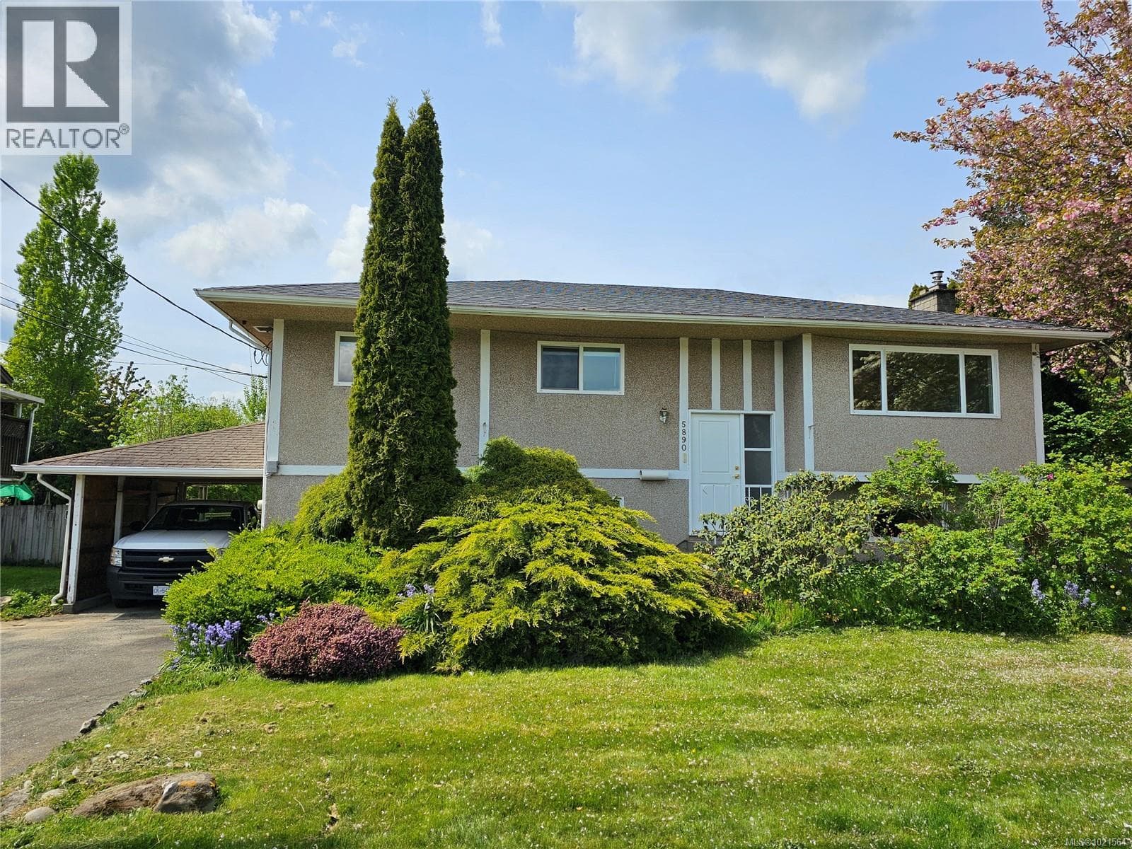5890 CHESTERFIELD AVENUE in 