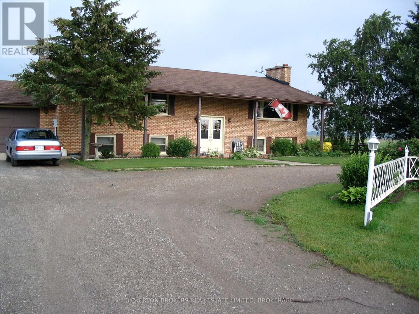 108 RUSSELL ROAD N in 
