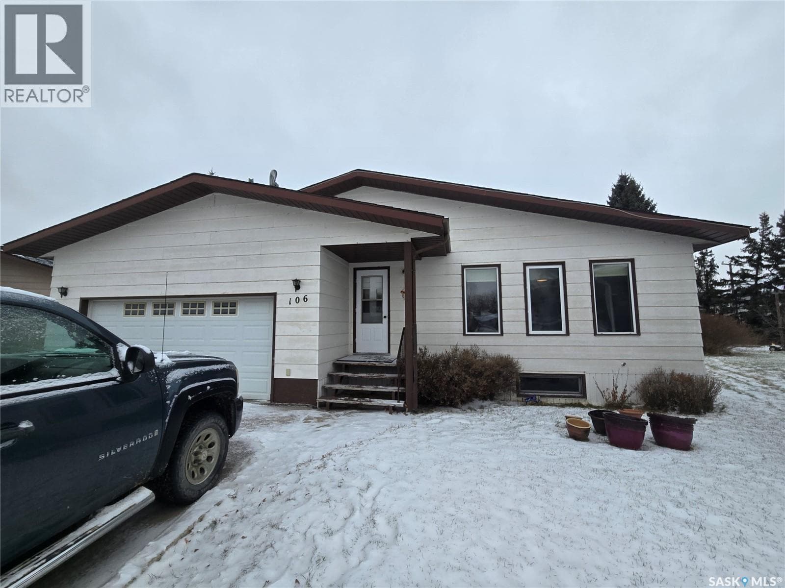 106 Alexander BAY, Saskatchewan — photo 2