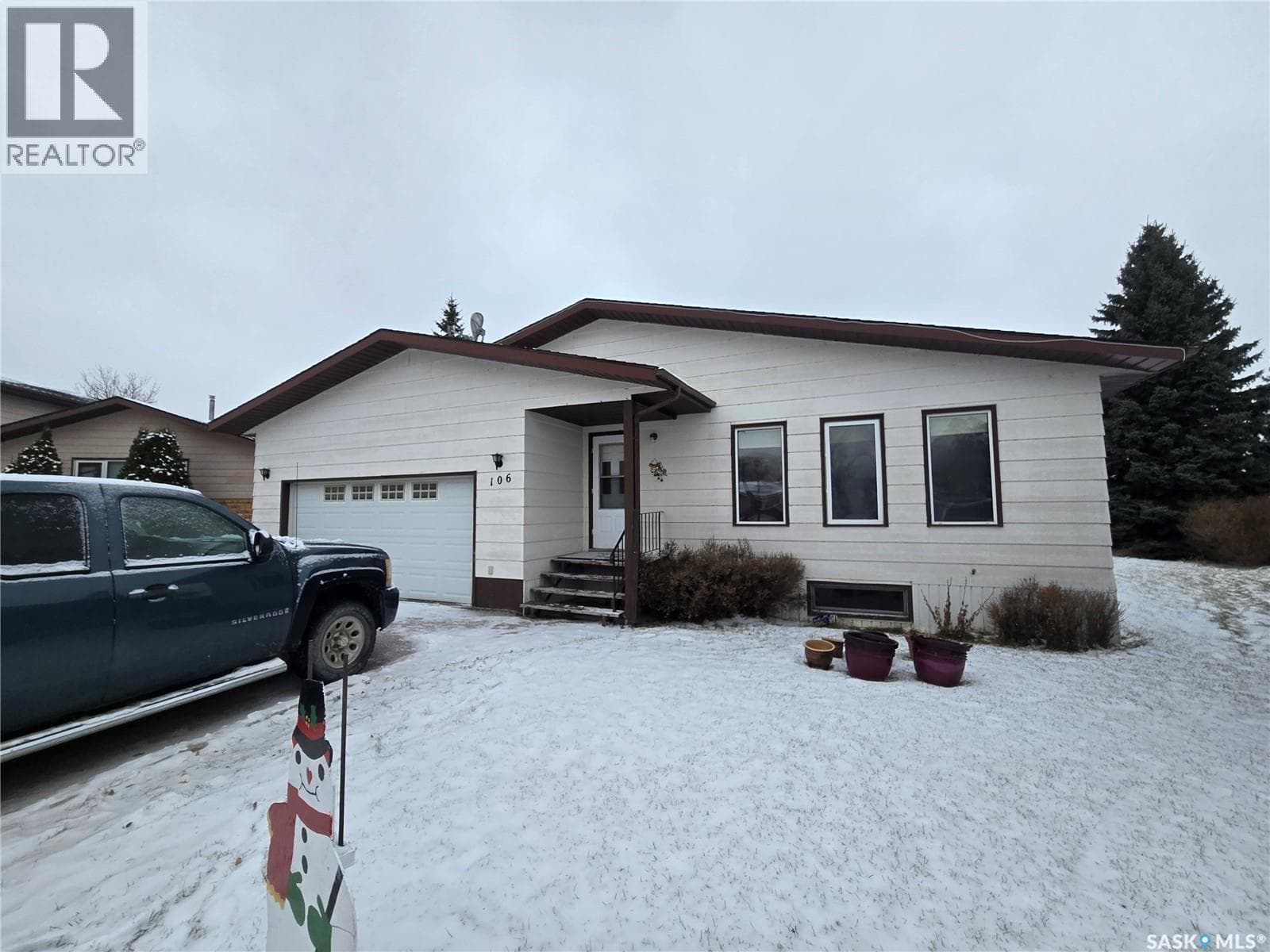 106 Alexander BAY, Saskatchewan — photo 3