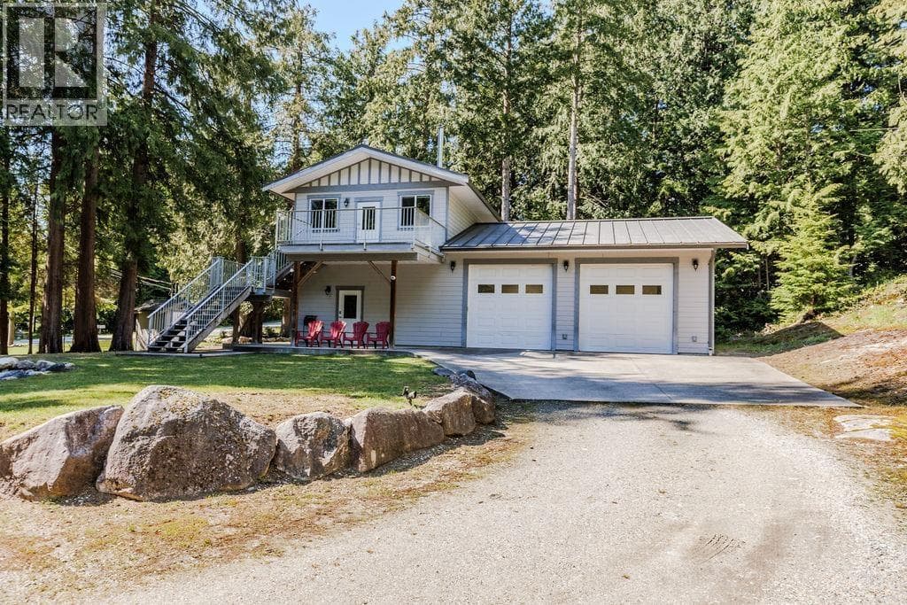 1356 ROBERTS CREEK ROAD, Greater Vancouver — photo 2