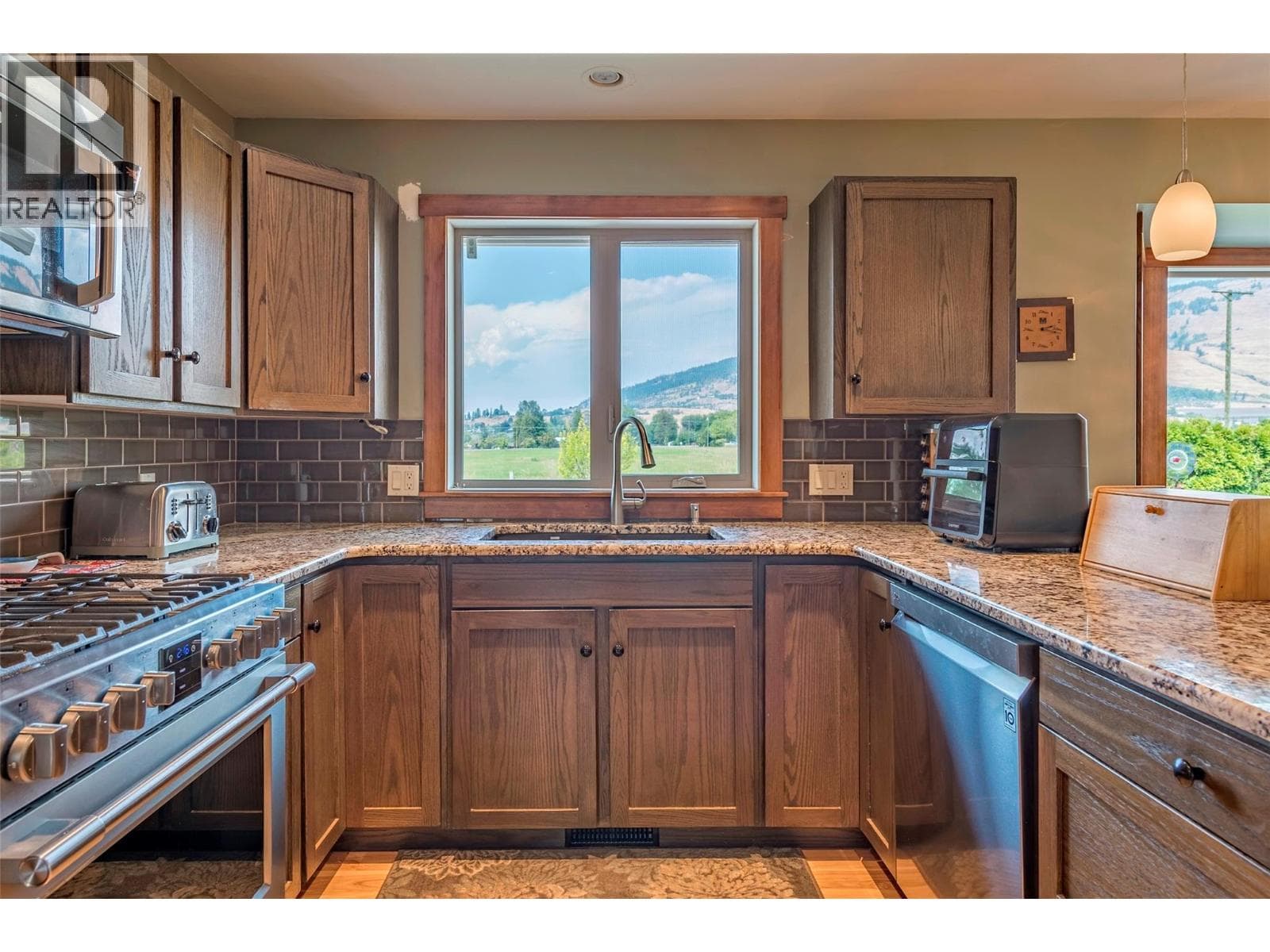 7800 HOWE DRIVE, Interior REALTORS® — photo 3