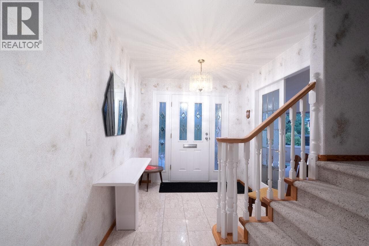 937 WESTMOUNT DRIVE, Greater Vancouver — photo 2