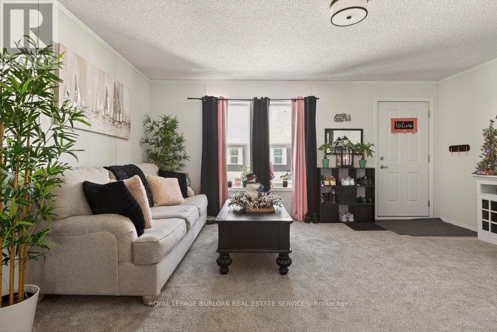 29 HICKORY HOLLOW — photo 5
