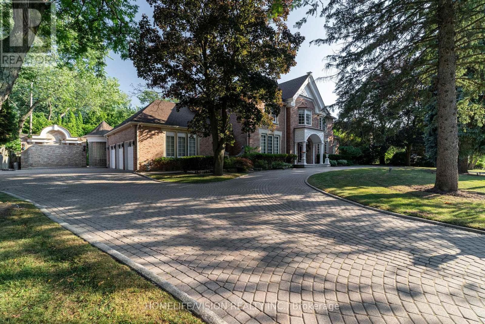 15 DAFFODIL AVENUE, Toronto — photo 3