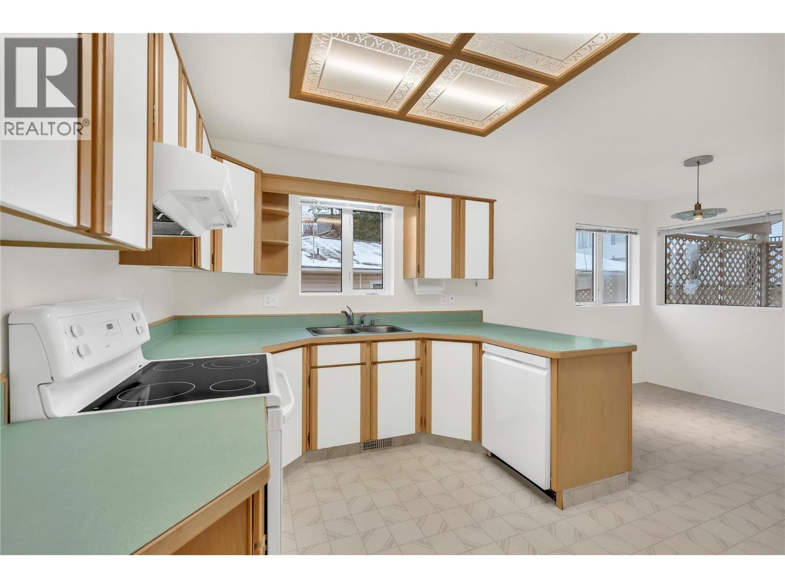 17017 SNOW AVENUE UNIT 24, Interior REALTORS® — photo 3