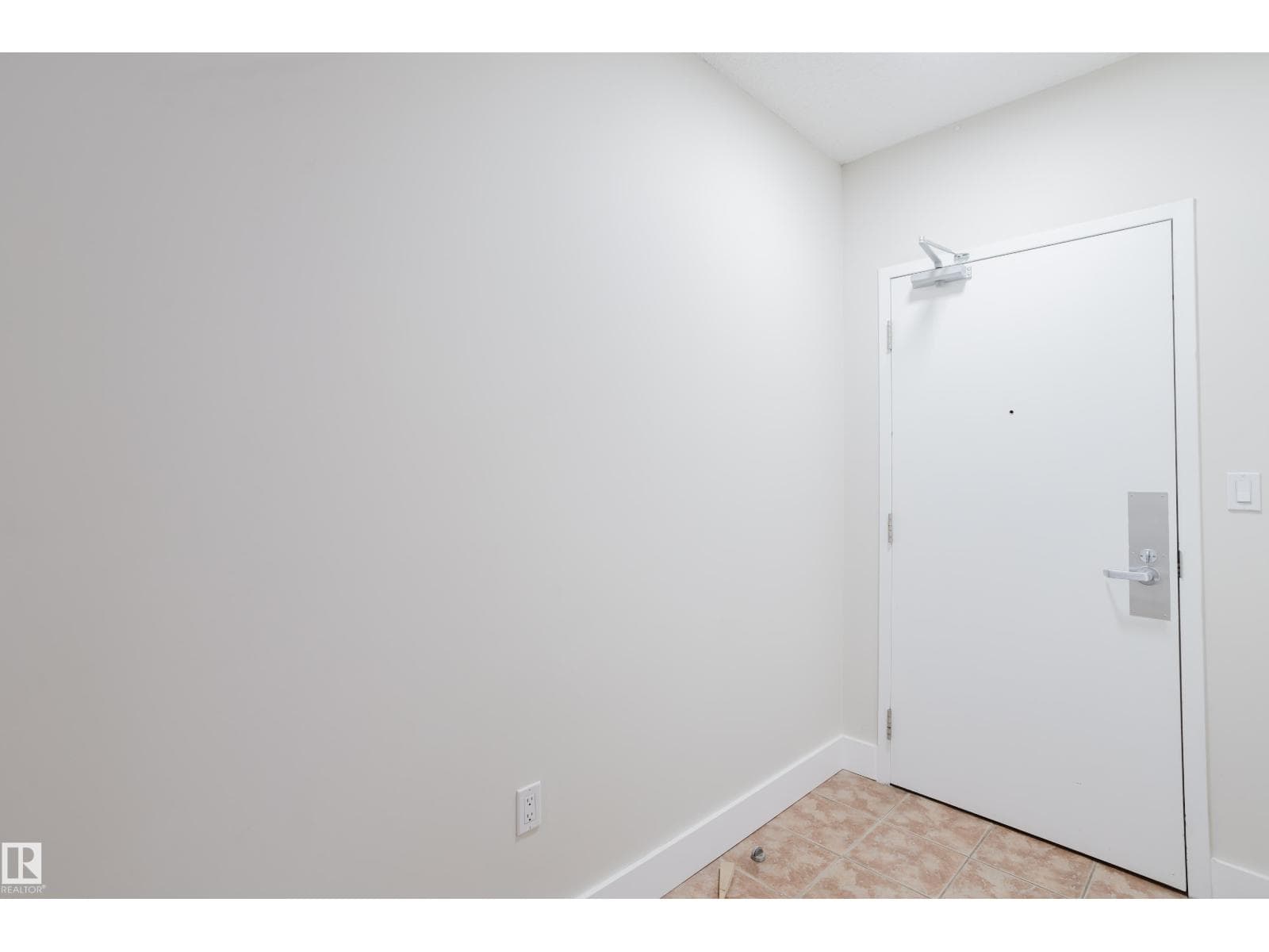 #506 9919 105 ST NW, Edmonton — photo 2