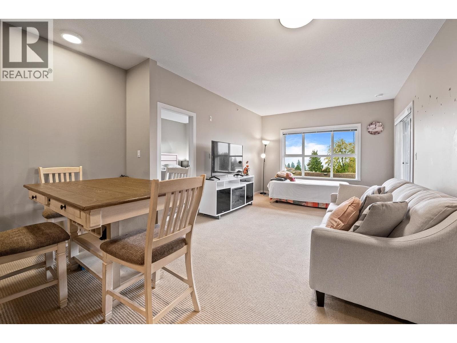 417 5885 IRMIN STREET — photo 4