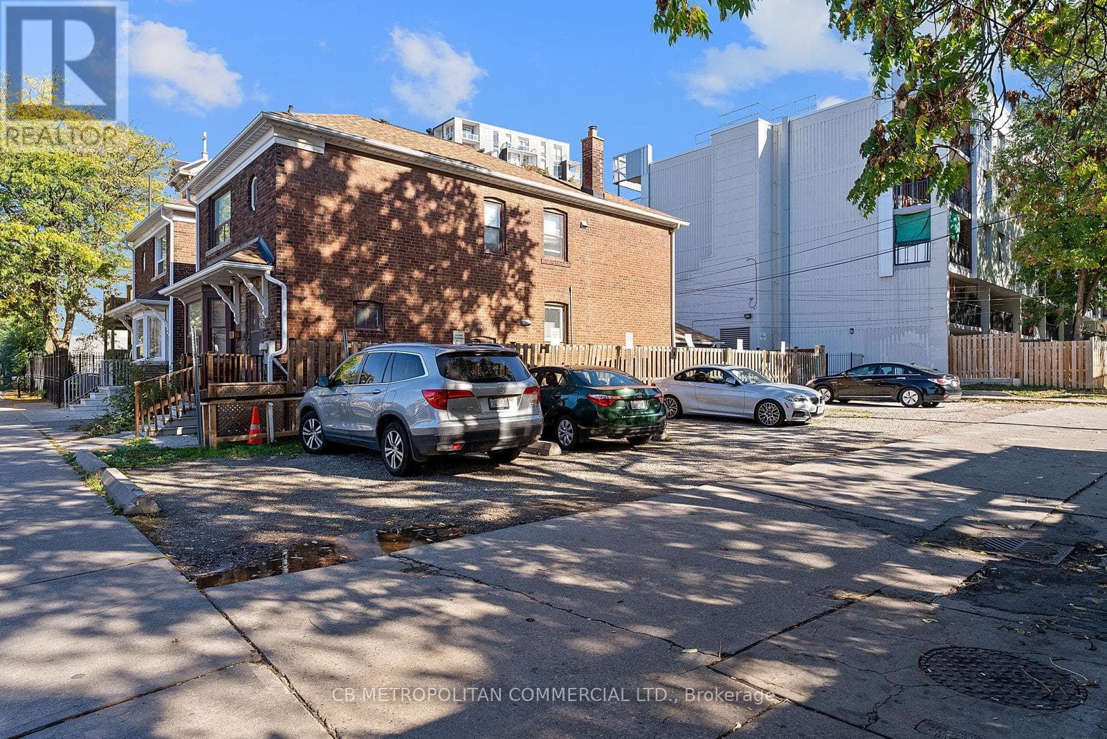 15-19 AUGUSTA AVENUE in Kensington-Chinatown