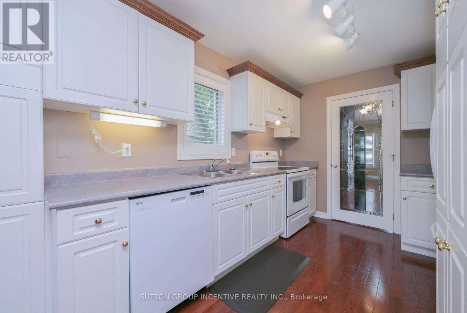 22 - 4 BELAIR PLACE, Toronto — photo 5