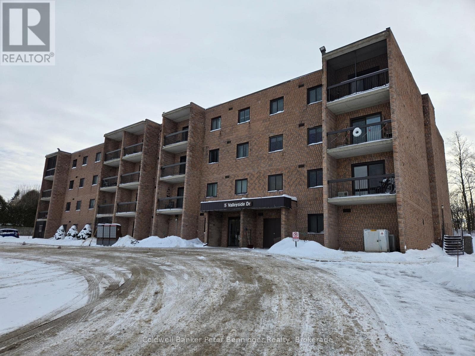 305 - 5 VALLEYSIDE DRIVE in 