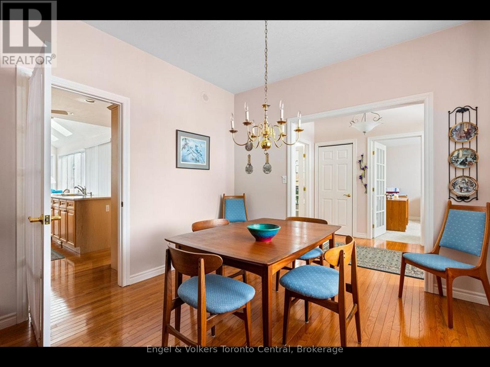 110 ABERDEEN COURT, OnePoint — photo 5