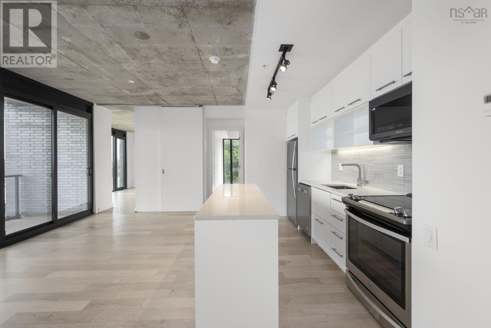 614 1048 Wellington Street — photo 5